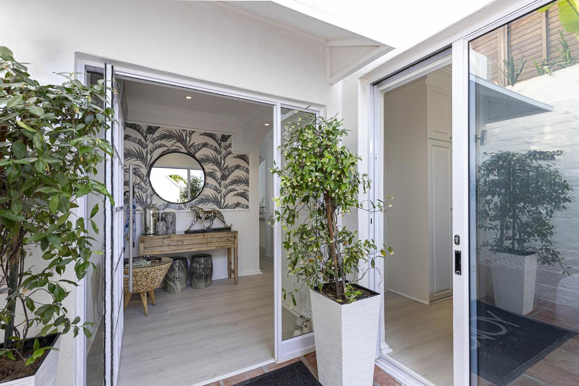 Clifton Yolo Spaces - Clifton Beachfront Apartments ケープタウン エクステリア 写真