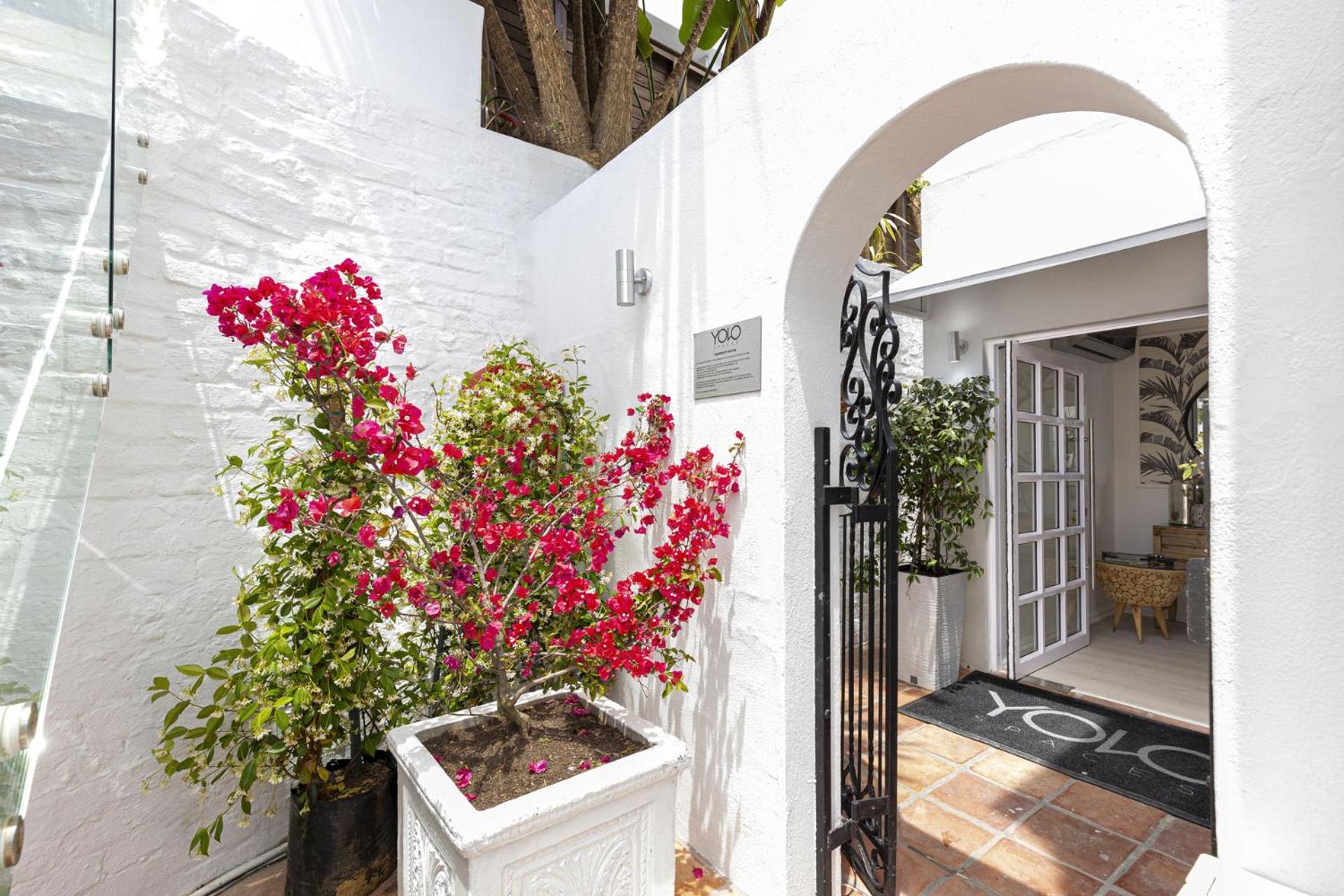 Clifton Yolo Spaces - Clifton Beachfront Apartments ケープタウン エクステリア 写真